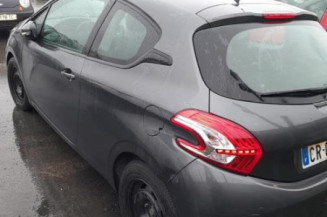 Interrupteur de leve vitre avant droit PEUGEOT 208 1