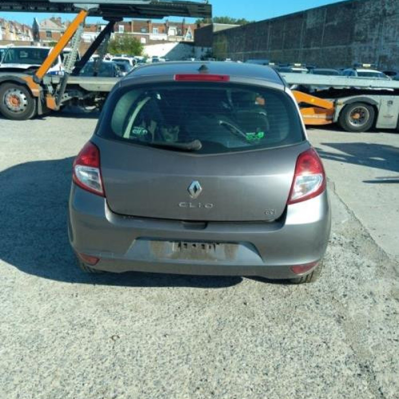 Boitier UCH RENAULT CLIO 3 Photo n°7