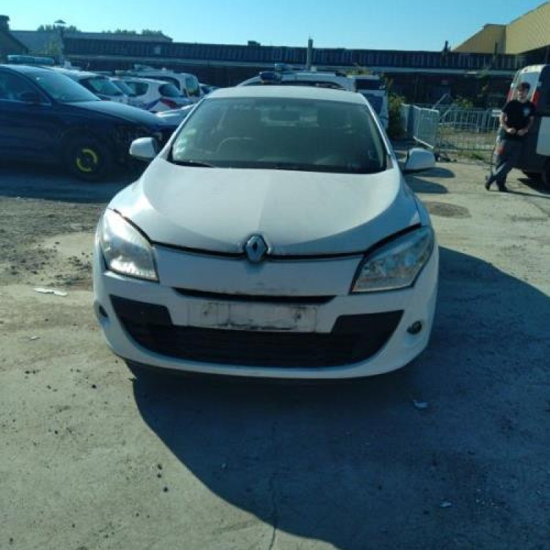 Fermeture de capot RENAULT MEGANE 3 Photo n°4