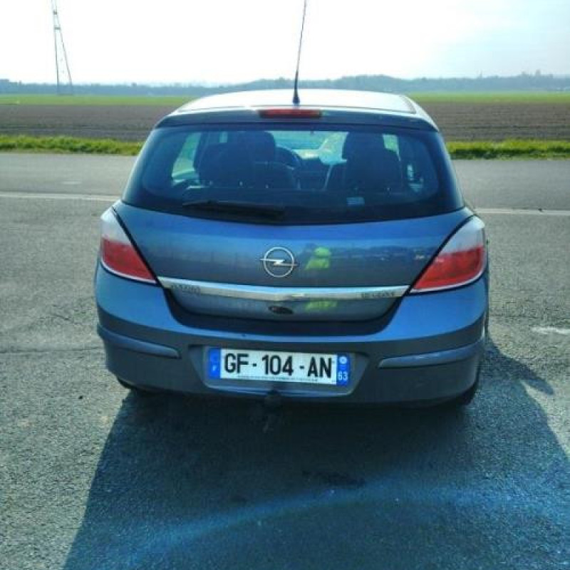 Moteur OPEL ASTRA H Photo n°3