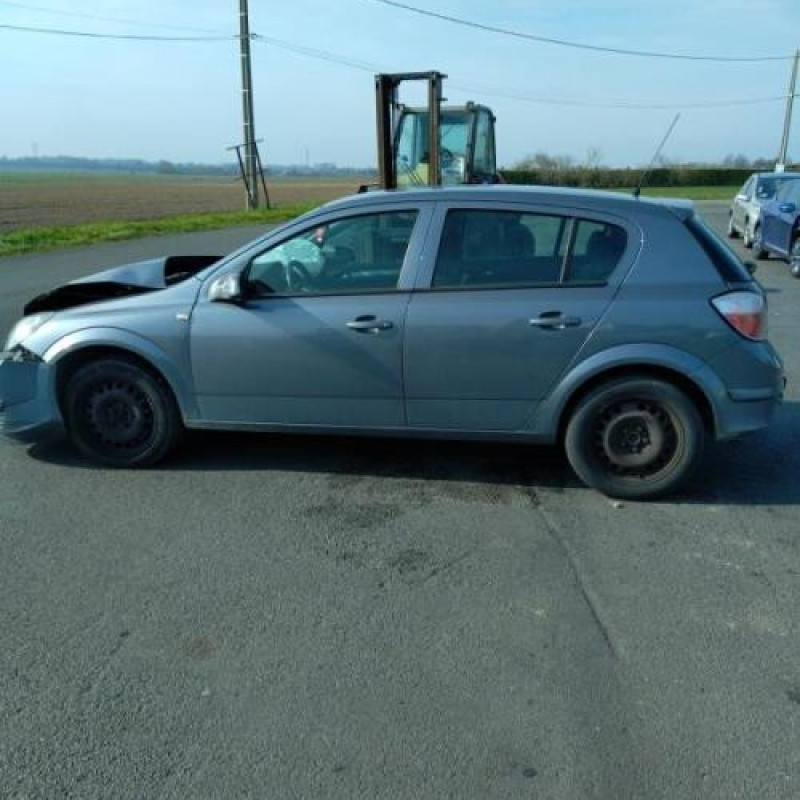 Moteur OPEL ASTRA H Photo n°4