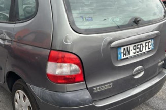 Poignee porte avant droit RENAULT SCENIC 1