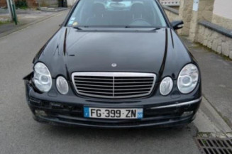 Custode arriere droit (porte) MERCEDES CLASSE E 211