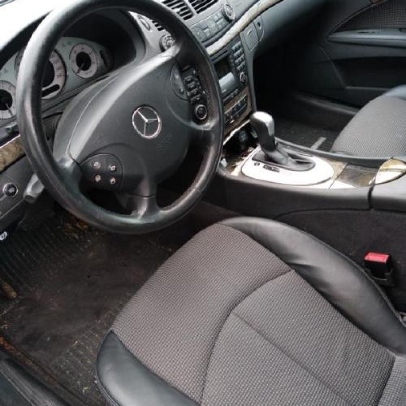 Interrupteur de leve vitre arriere droit MERCEDES CLASSE E 211 Photo n°8