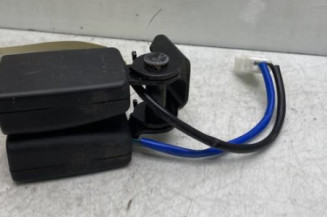 Attache ceinture arriere centrale HYUNDAI I 20 1