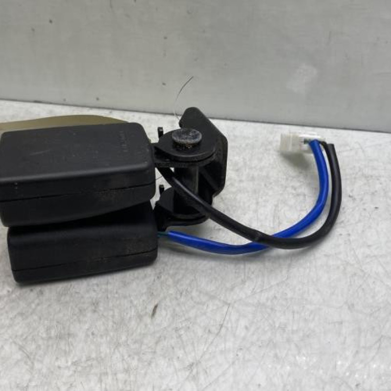 Attache ceinture arriere centrale HYUNDAI I 20 1 Photo n°3