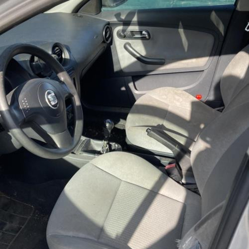 Calandre SEAT IBIZA 3 Photo n°12