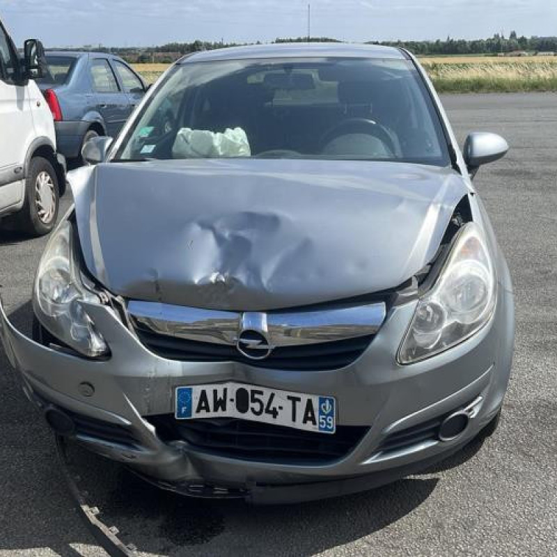 Feu arriere principal droit (feux) OPEL CORSA D Photo n°4