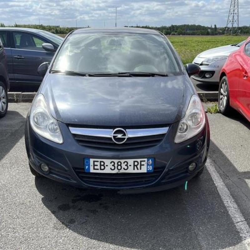 Feu arriere principal gauche (feux) OPEL CORSA D Photo n°4