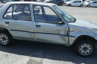 Poignee porte arriere droit PEUGEOT 205