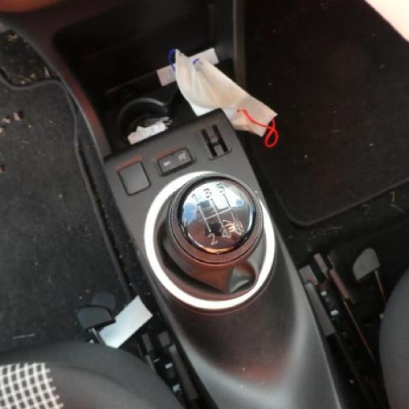 Poignee interieur arriere droit RENAULT TWINGO 3 Photo n°15