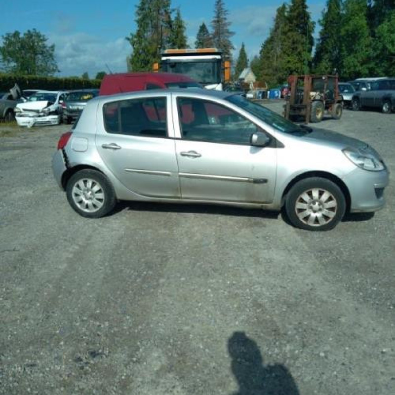 Boitier UCH RENAULT CLIO 3 Photo n°5