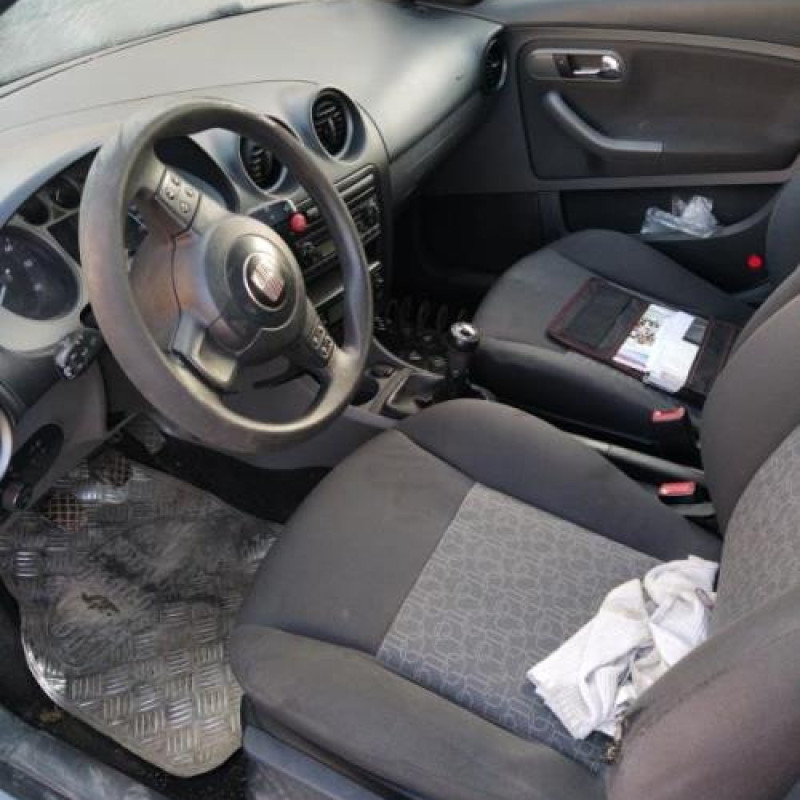 Pretensionneur de ceinture avant droit SEAT IBIZA 3 Photo n°8