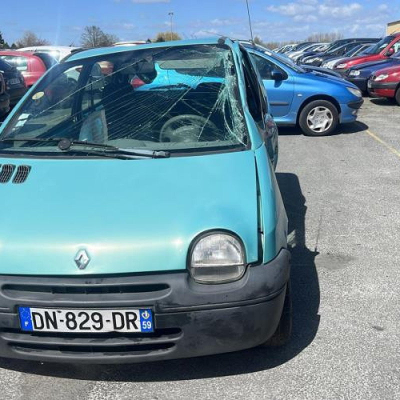 Pare choc avant RENAULT TWINGO 1 Photo n°7