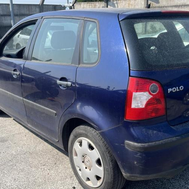 Calandre VOLKSWAGEN POLO 4 Photo n°8