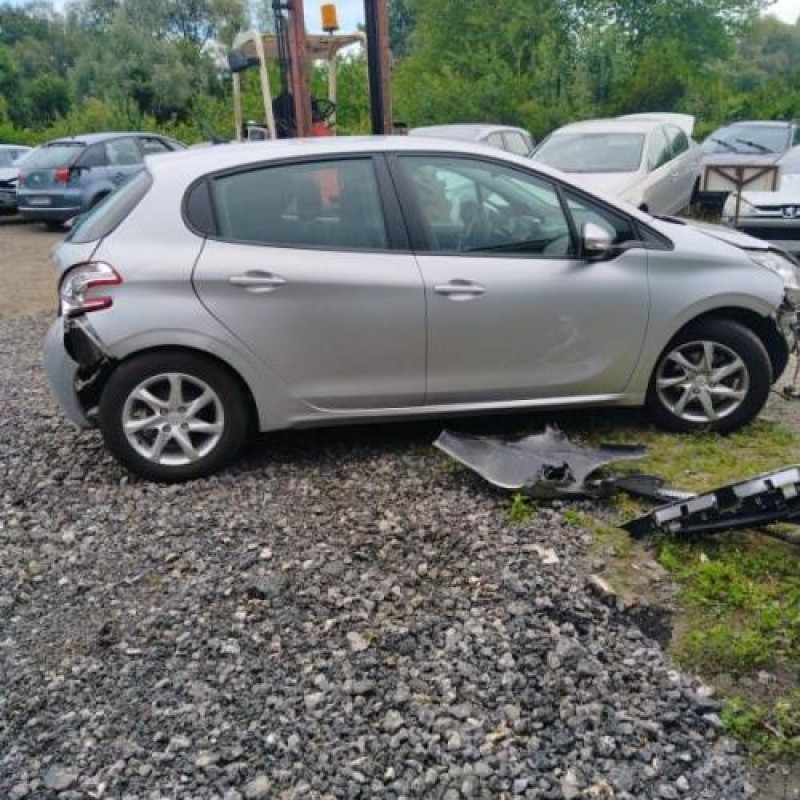 Moteur essuie glace arriere PEUGEOT 208 1 Photo n°8