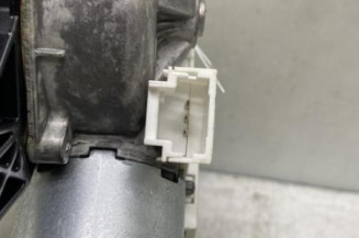 Moteur essuie glace arriere RENAULT TRAFIC 3