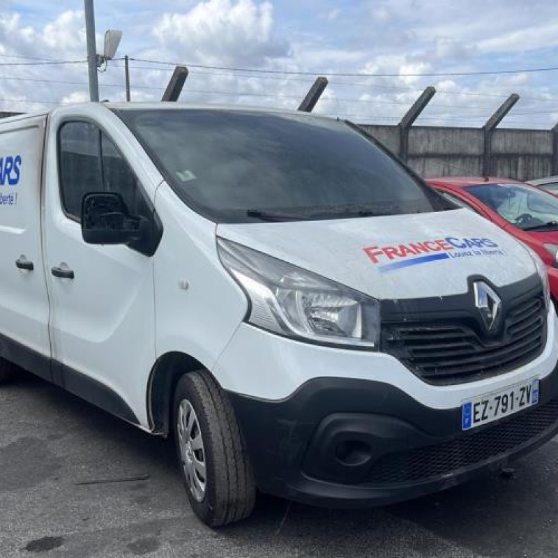 Trappe d'essence RENAULT TRAFIC 3 COURT Photo n°4