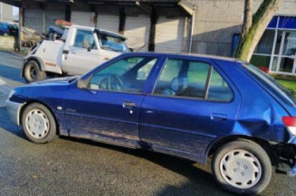 Leve vitre electrique avant droit PEUGEOT 306