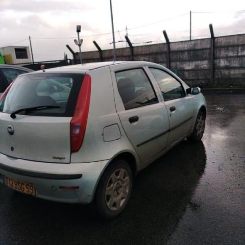 Aile avant gauche FIAT PUNTO 2 Photo n°8