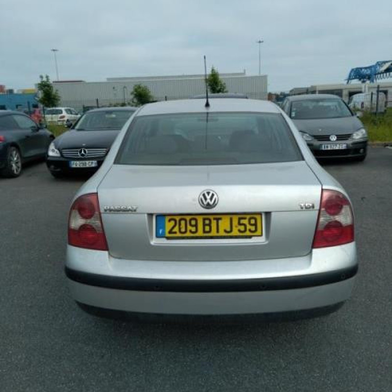 Compresseur clim VOLKSWAGEN PASSAT 4 Photo n°4