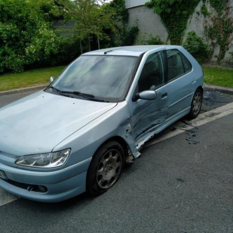 Moteur essuie glace arriere PEUGEOT 306 Photo n°4