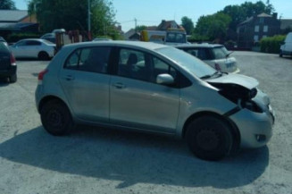 Pretensionneur de ceinture avant droit TOYOTA YARIS 2