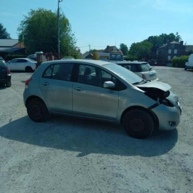 Pretensionneur de ceinture avant droit TOYOTA YARIS 2 Photo n°5