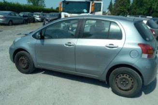 Pretensionneur de ceinture avant gauche TOYOTA YARIS 2