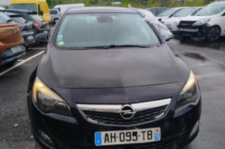 Pretensionneur de ceinture avant gauche OPEL ASTRA J