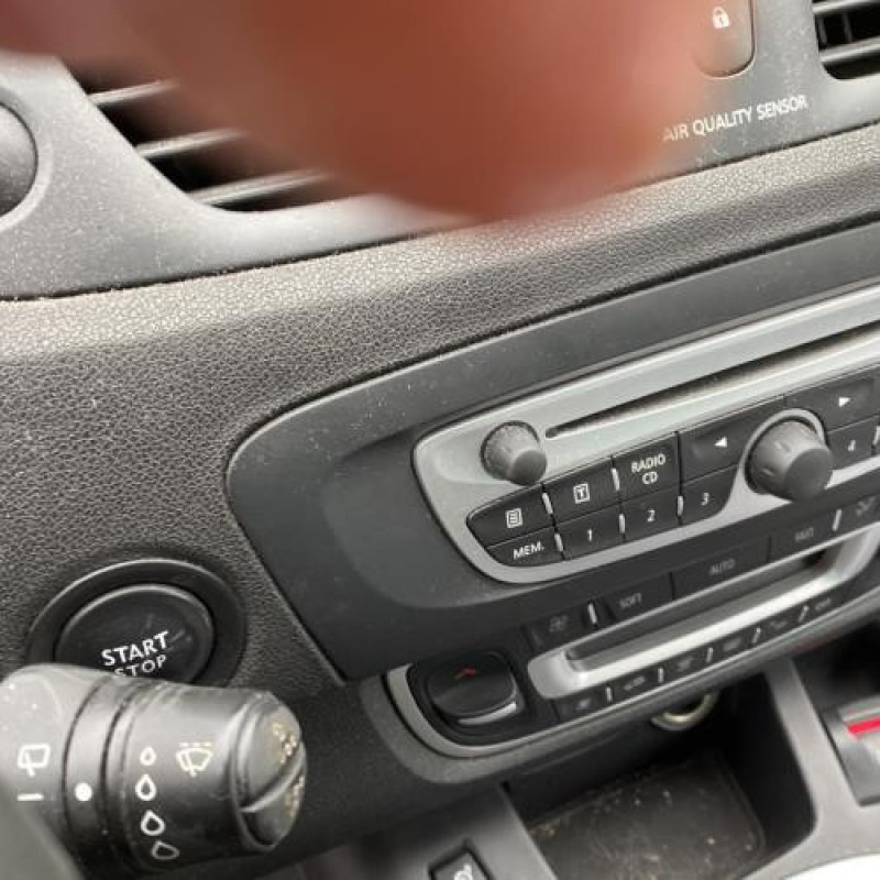 Autoradio d'origine RENAULT SCENIC 3 Photo n°9