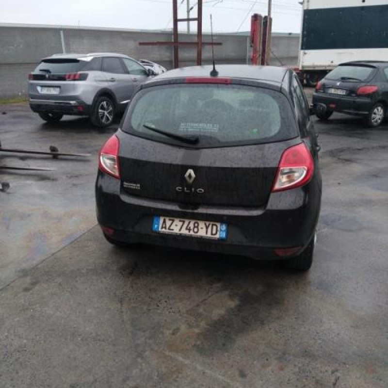 Boitier UCH RENAULT CLIO 3 Photo n°7