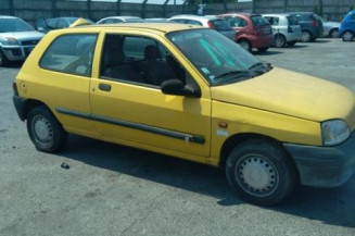 Vitre avant gauche RENAULT CLIO 1