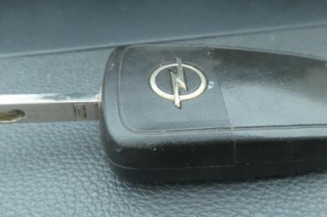 Attache ceinture avant droit OPEL MOKKA 1