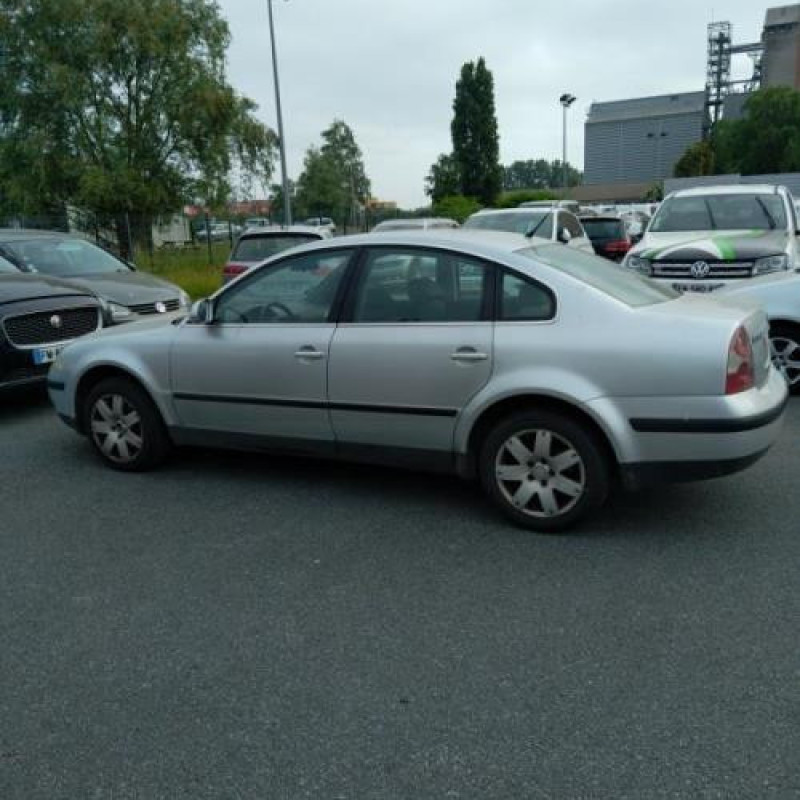 Feu arriere principal droit (feux) VOLKSWAGEN PASSAT 4 Photo n°5