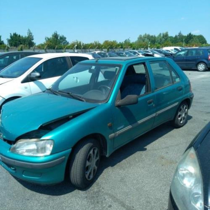 Pare choc arriere PEUGEOT 106 Photo n°9