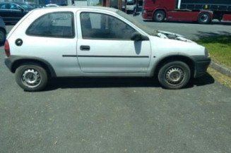 Feu arriere principal gauche (feux) OPEL CORSA B