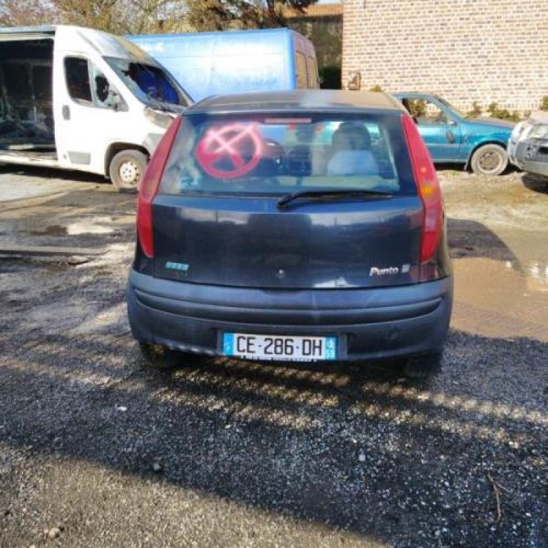 Moteur essuie glace arriere FIAT PUNTO 2 Photo n°6