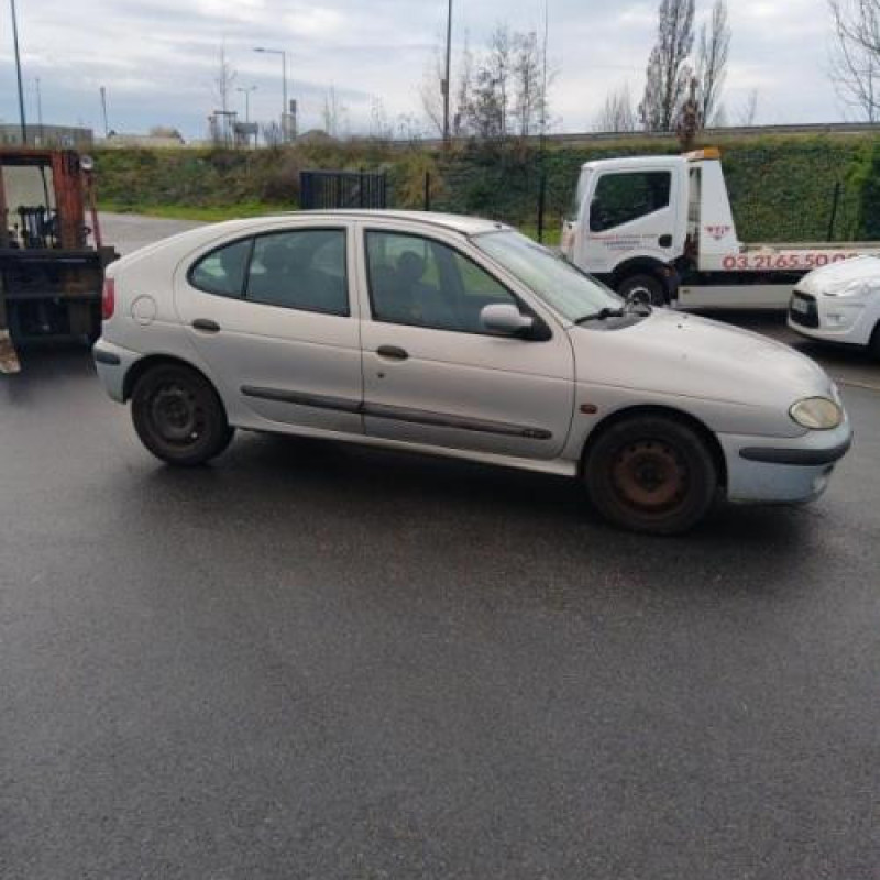 Leve vitre electrique avant droit RENAULT MEGANE 1 Photo n°7