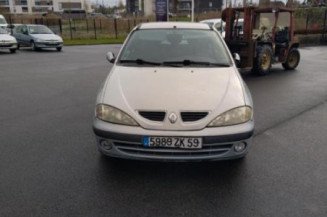 Pompe à carburant RENAULT MEGANE 1