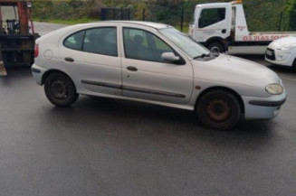 Pompe à carburant RENAULT MEGANE 1