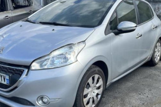 Moteur essuie glace avant PEUGEOT 208 1