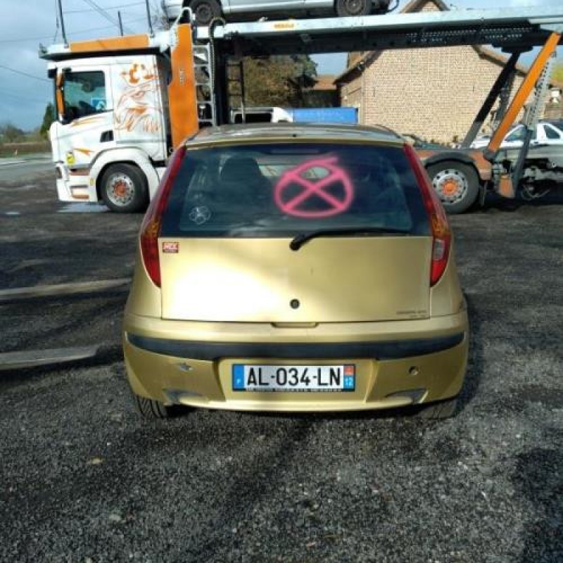 Capot FIAT PUNTO 2 Photo n°15