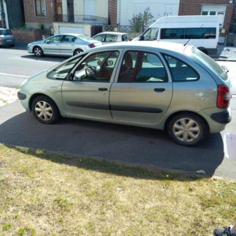 Moteur CITROEN XSARA PICASSO Photo n°4