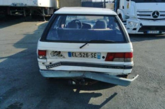 Optique avant secondaire gauche (feux)(clignotant) PEUGEOT 405