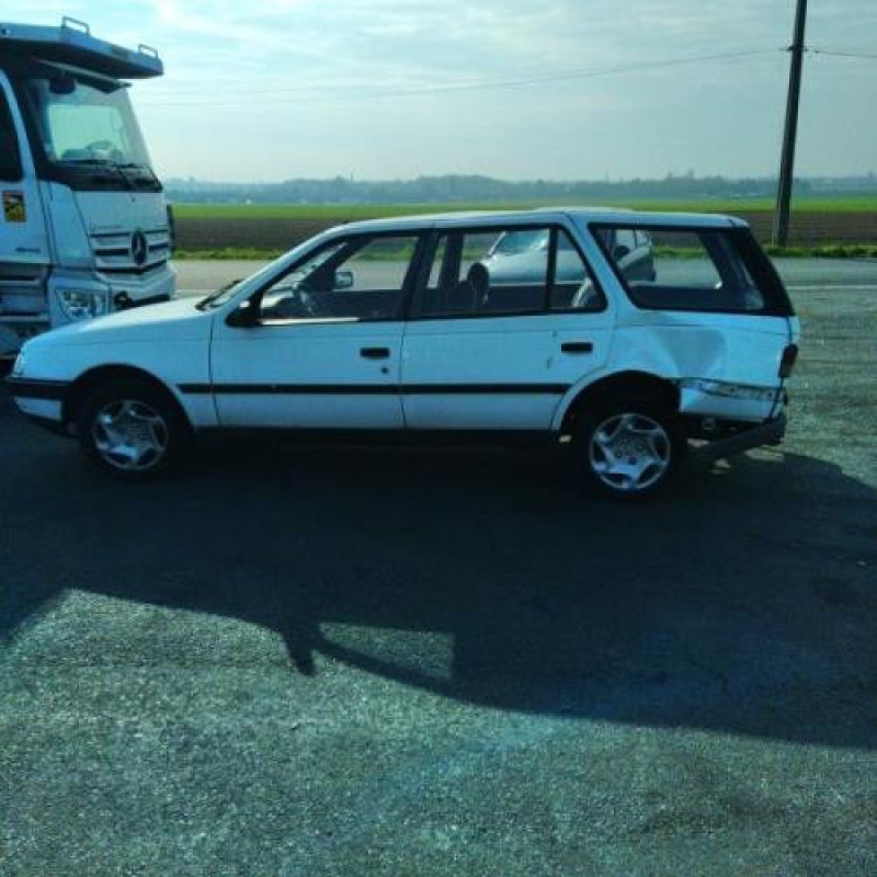 Leve vitre mecanique arriere gauche PEUGEOT 405 Photo n°9