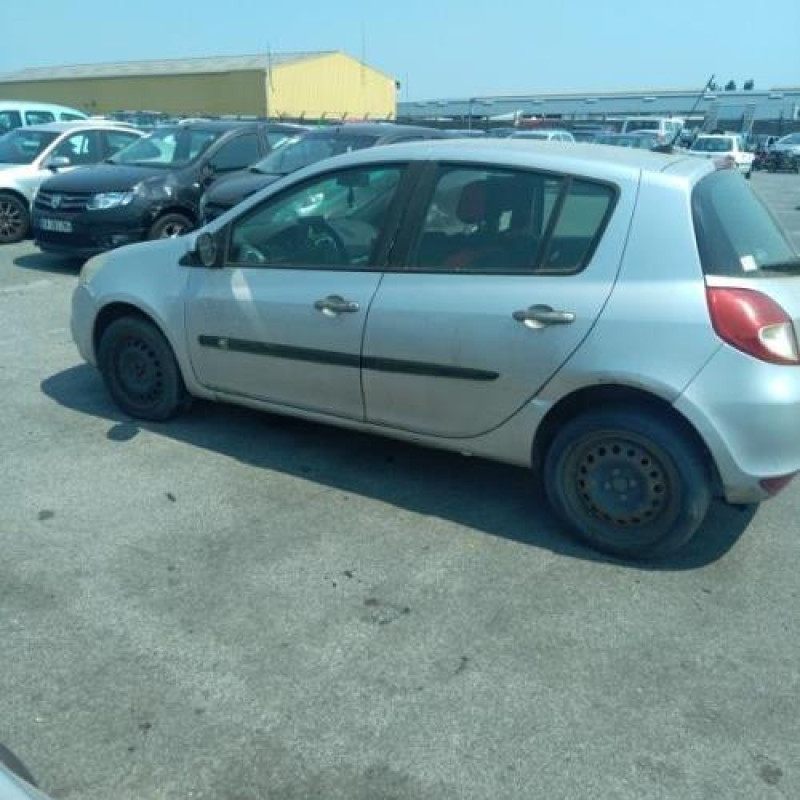 Boitier UCH RENAULT CLIO 3 Photo n°7