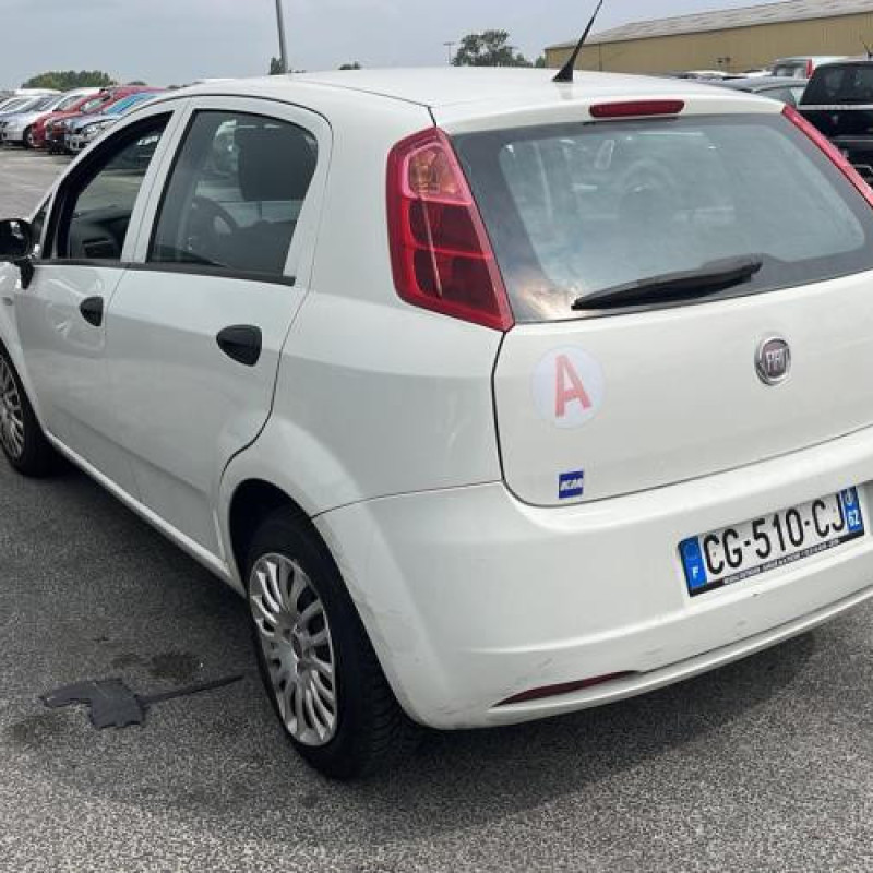 Plage arriere FIAT GRANDE PUNTO Photo n°8