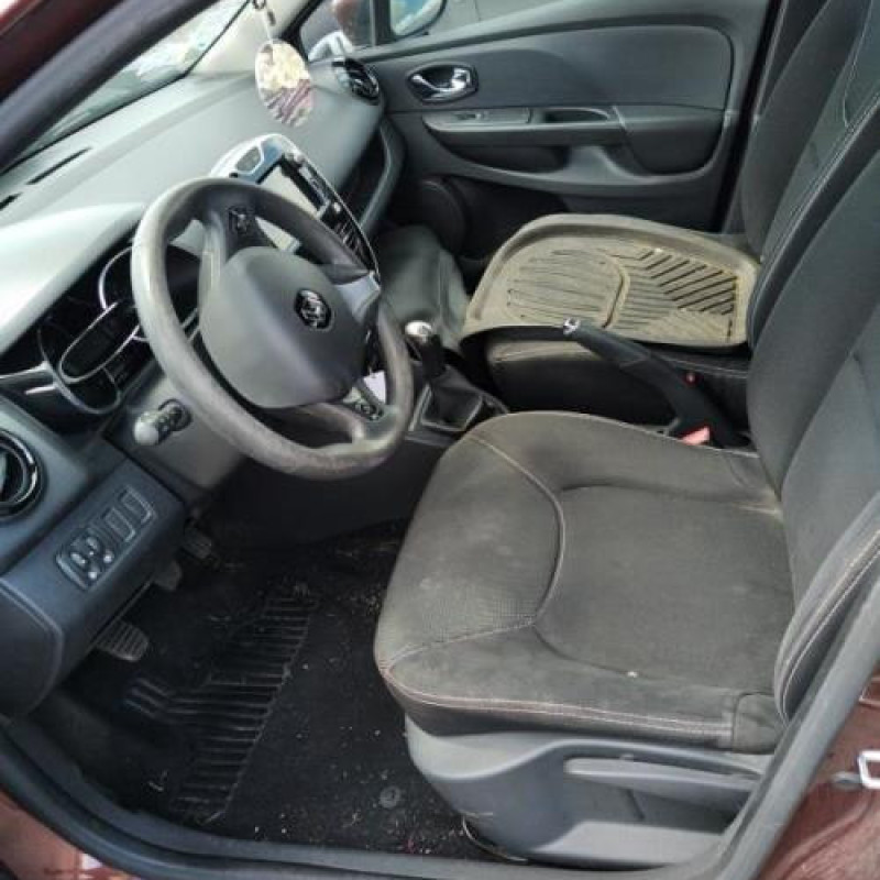 Poignee interieur arriere gauche RENAULT CLIO 4 Photo n°8