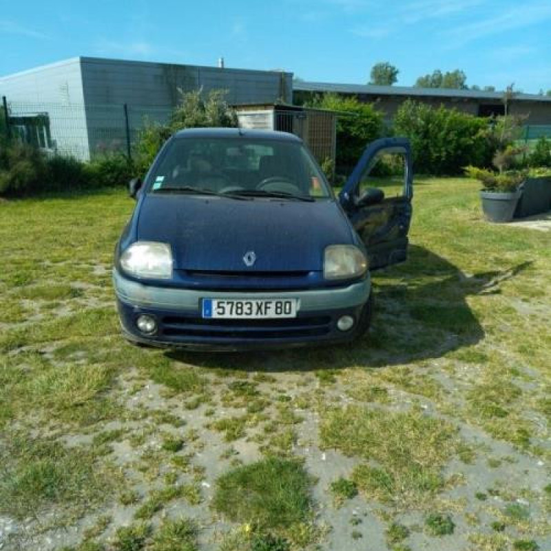 Calandre RENAULT CLIO 2 Photo n°5